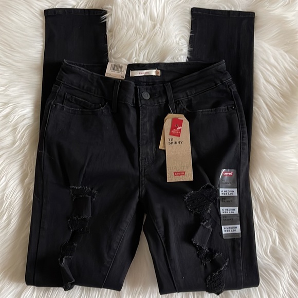 Levi’s 711 Distressed Black Skinny Jeans - Picture 3 of 9